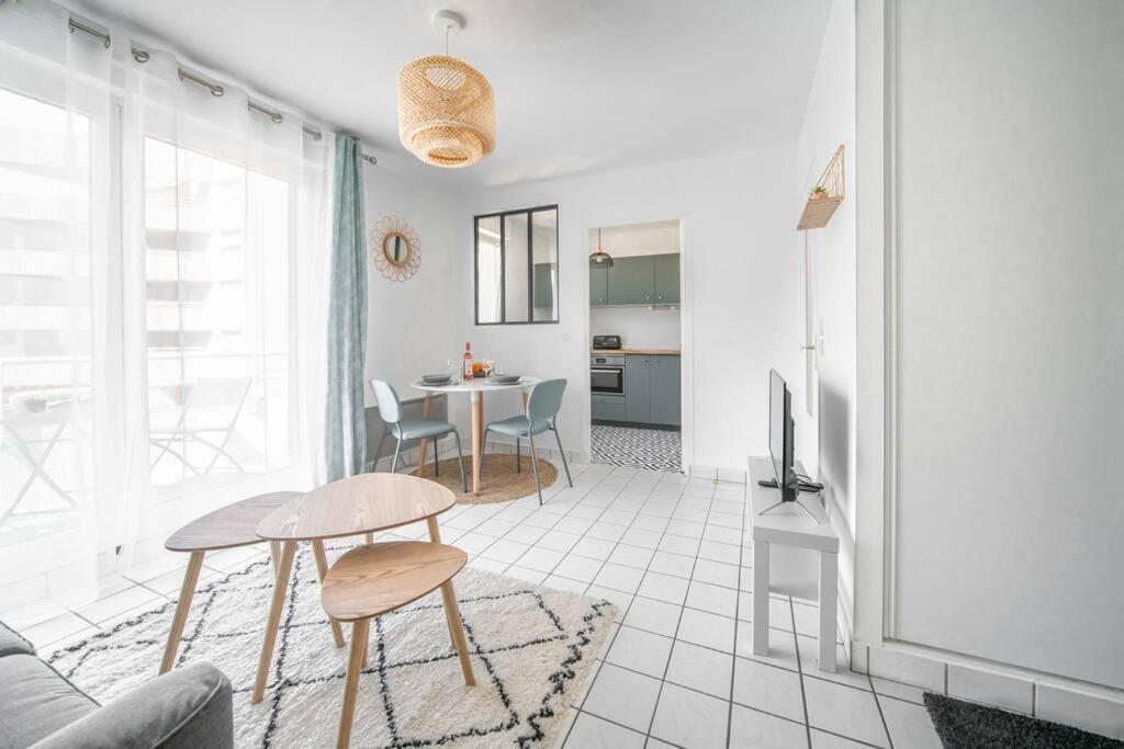 L'amadeo - T2 Centre-ville & Parking Appartement